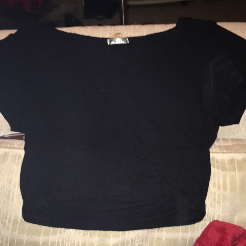 Bozzolo cropped v- neck shirt